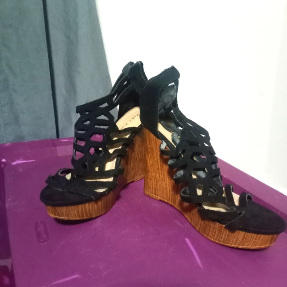 Wedges - Picture 1 of 1
